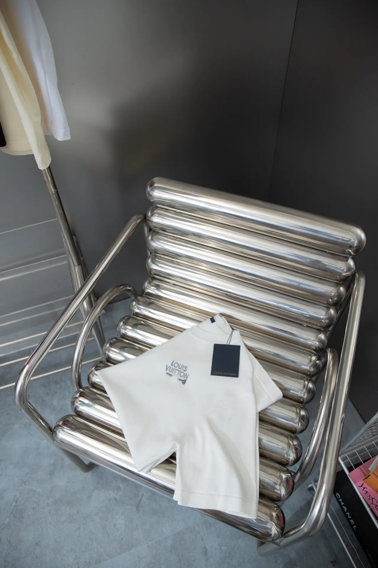 🅿️200 High Quality Lv 2025 Spring and Summer Pin🧷Short Sleeve Knitted Same as Official Website Customized Sweater Neck➕Front Chest Pin🧷Design High Density Imported Embroidery Custom Dyed Wool Yarn S M L XL